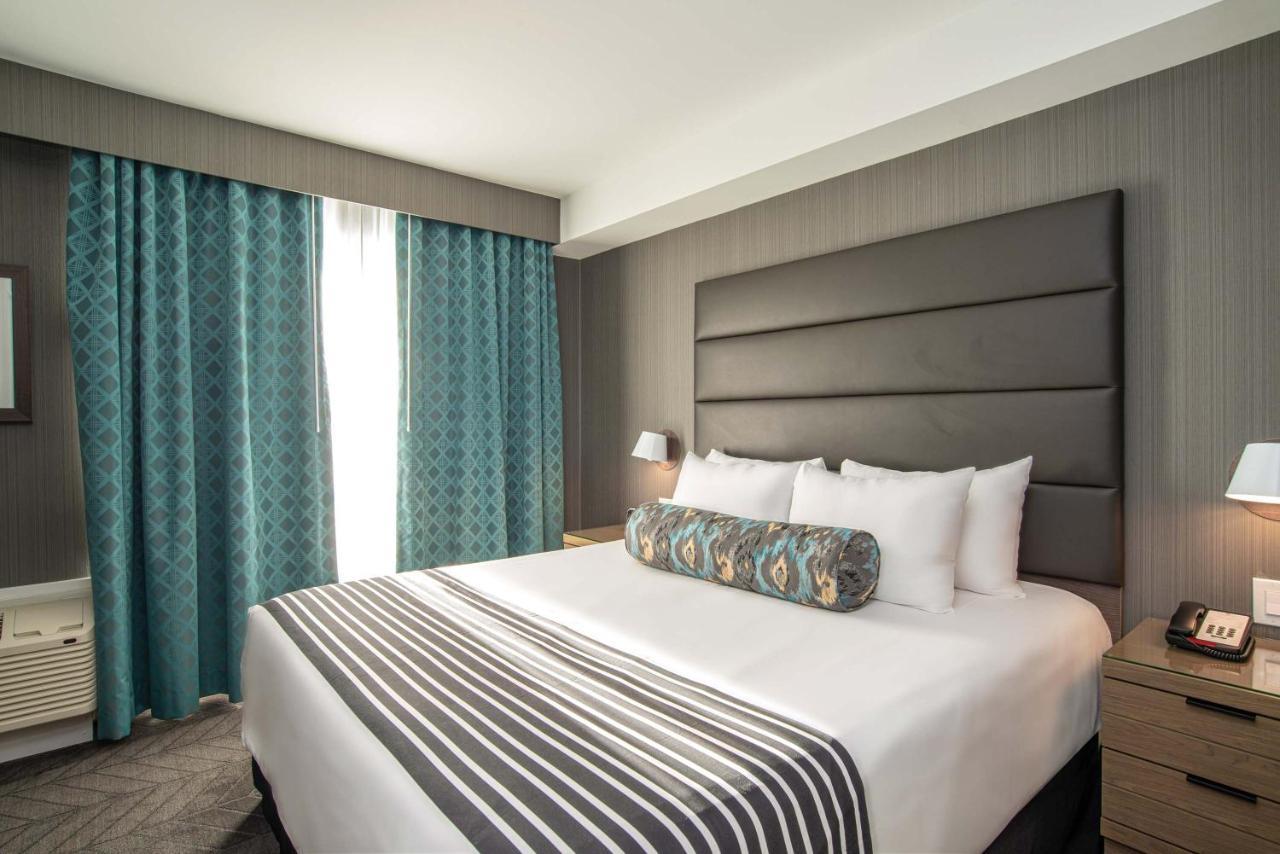 Sandman Signature Ottawa Airport Hotel Екстериор снимка