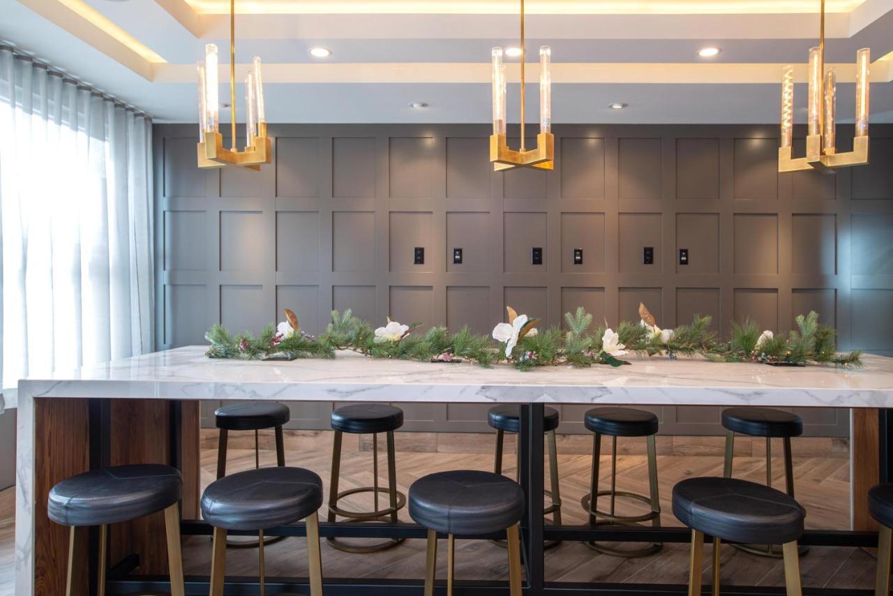 Sandman Signature Ottawa Airport Hotel Екстериор снимка